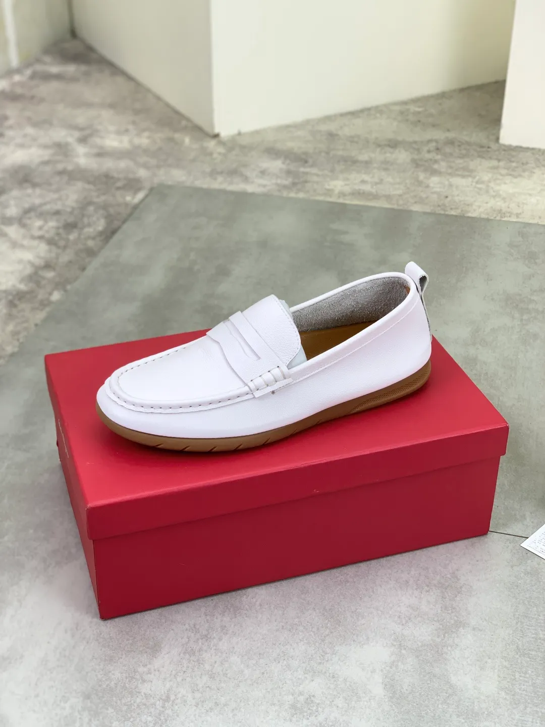 Men's shoes 💰P480 New model [Ferragamo/Ferragamo] Latest model Original imported calfskin, imported pigskin lining + original luxury metal buckle + original rubber outsole Soft and comfortable Size number: 38-44